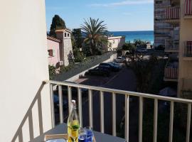 Appartement Vue mer avec Piscine, hotel with pools in Roquebrune-Cap-Martin