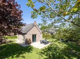 Holiday home for the whole family, Hotel in Ewijk