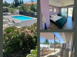 Studio cosy, résidence de tourisme avec piscine