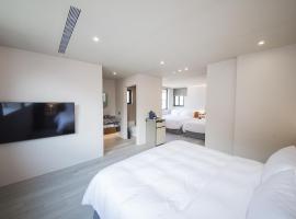 LIVIN Hotel, hótel í Jiaoxi