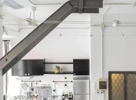 Trevi Modern Loft SmartWork & Relax at Trevi Fountain