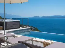Seaview Villa Aria: Spectacular 3-bedroom Retreat