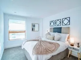 River View 2-Bed Apartment with Balcony Leeds Dock