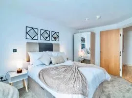 2 Bed Leeds Dock Apartment Balcony and River View