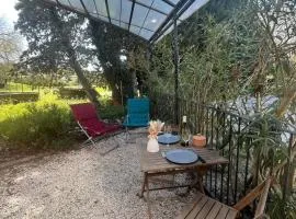 Studio cosy avec climatisation et terrasse