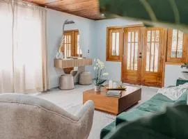 Luxury house with Jacuzzi in the Coffee Region