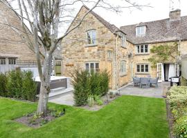 The Perfumery Cottage, хотел с хидромасажни вани в Бъртън он дъ Уотър