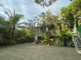 Furnished apartment in Playa Samara, hotel v destinaci Sámara