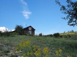 Idyllisches Holzhaus mit Bergblick nähe Garni, hotel v destinaci Jrvezh