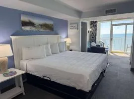 Amazing ocean front views close to downtown 1 br