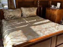 Lundy Suite Bed and Breakfast