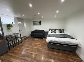 Cozy Studio Flat, 7mins from CENTRE, Parking, WiFi & Netflix