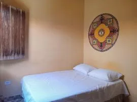 Quarto para 4 com banheiro privado a 900 metros da Vila do Capão