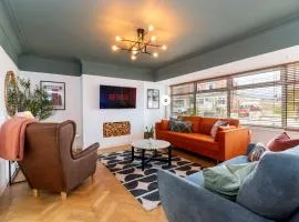 Stunning Bishop Auckland House with 5-bedrooms & 8 Beds Sleeps 12 with Free Parking by PureStay