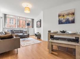 Leeds City Centre Apartment - Free Parking - Close to Arena - Sleeps 6 โรงแรมในCentral Station
