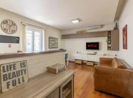 Casa Julia - Appartamento moderno in stile industriale con balcone a Roma