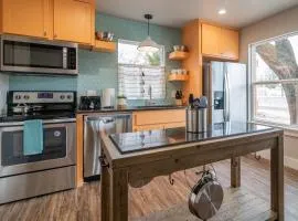 Plaza Pad I - New Apartment Near Plaza District