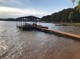 Lakehouse Sunset Beach 3BD,1BA, hotel in Fair Play