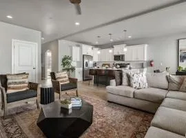 Zion Retreat - Private Pool, Game Room, Sleeps 22