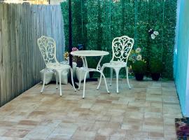 Studio Near Beach, guest house in Largo