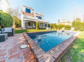 Villa in L'Escala near Platja de Riells Beach