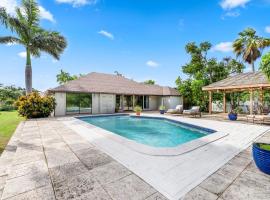 Private Pool 3 Bedrooms Oasis Sandalwood Escape, chalupa v destinaci George Town