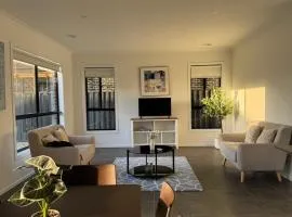 Cozy Getaway Near Amenities