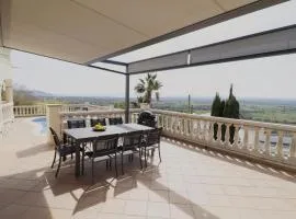 Disfruta de esta casa con fantásticas vistas, piscina y jardín privado situada en Can Isaac, Palau Saverdera, Costa Brava - ES-366-6