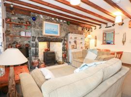 6 Maen Y Wern, hotel in Criccieth