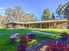 Ovens Valley Retreat, hotel in Myrtleford