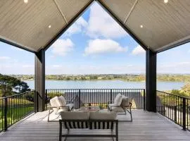 Estuary Views - Riverhead Holiday House