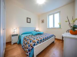 Alloggio romantico nel verde in fronte Acquardens, hotel con vasche idromassaggio a SantʼAmbrogio di Valpolicella