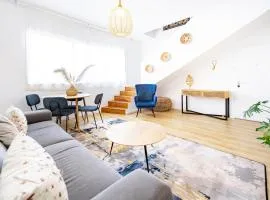 Amazing spacious Duplex with balcony and MAMAD