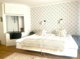 Lövstabruks Värdshus och Brukshotellet Änkehuset, hotel v destinaci Lövstabruk