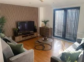 Central Liverpool Apartment-Sleeps 6-Free Parking