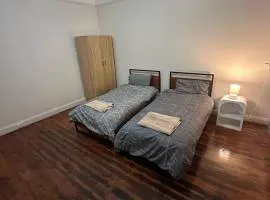 Triple Room in Great Earlwood Location Perfect for Travellers - EW4