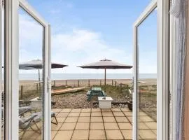 The Coastal Crab - Family-Friendly Three-Bed Beach House in Pevensey