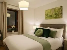 Charming 2 Bedroom Flat in the Heart of London, 2 Mins to Trafalgar Square!