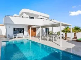 Luxury family villa with privacy