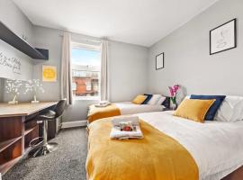 Leeds 2BR Cozy Stay - Near St James, Free Parking, hotel v destinaci Central Station