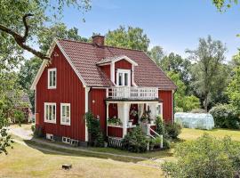 Nice house in Linneryd, hotell sihtkohas Linneryd
