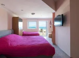 LIVAS Corinth Seaside Family Apartment