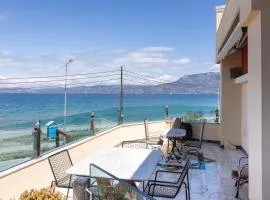 LIVAS Corinth Seaside Family Apartment