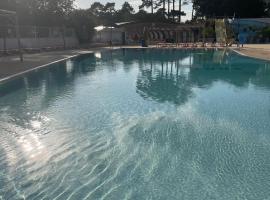 Mobil home Cap Ferret Camping Les Embruns 4 étoiles, ξενοδοχείο σε Lege-Cap-Ferret