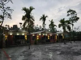Rainy Cloud Homestay Private Cottages - 1KM Falls, Estate, Home Food