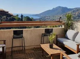Architect's studio with pool, sea view and AC