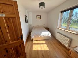 #2 - Double Room in Ballinamore, Leitrim, hotel v destinaci Ballinamore