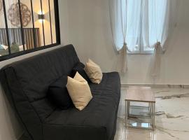 Appartement T2 proche de la gare, hotel in Arles