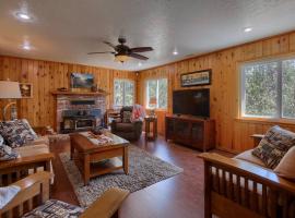 Yosemite Corner w NEW game room/Hot Tub/EV more, hôtel à Yosemite Forks
