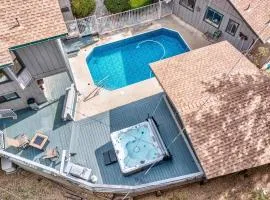 Hodges Hill Hideout w/ pool, spa, BBQ - Dog Friendly
